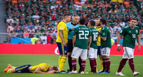 الكولومبي أوسوريو يرحل عن تدريب المنتخب المكسيكي 